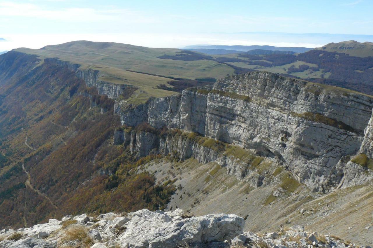 Au The A La Menthe Panzió Romans-sur-Isère Kültér fotó